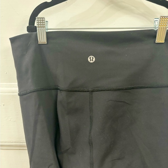 Lululemon High Rise Size 4 Full Length Luxtreme Black Leggings - Picture 7 of 9